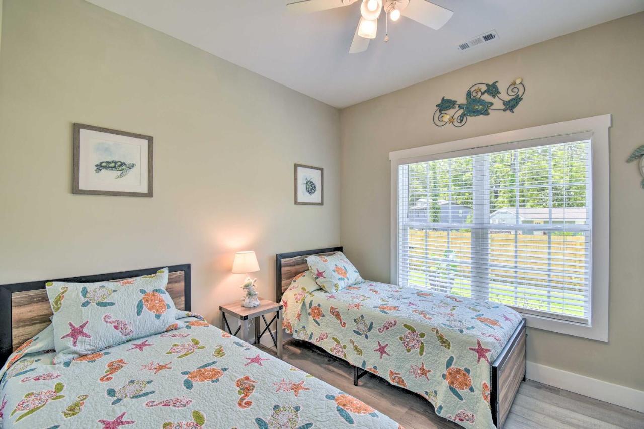 Ocean Isle Beach Home With Shared Lanai And Grill Экстерьер фото